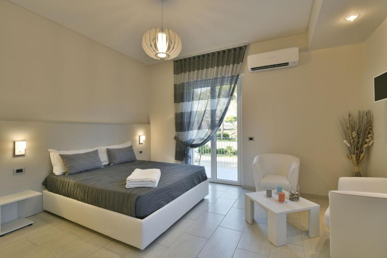 Tolomeo Rooms Laura Экстерьер фото